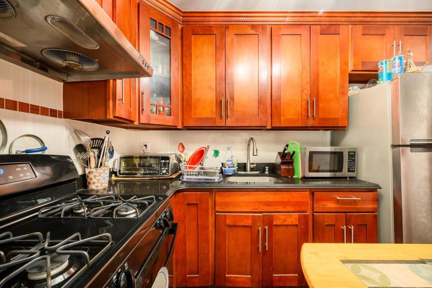 Large Private & Private Bathroom New York